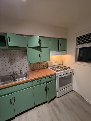 $945 | 5509 Guadalupe Street, Unit 103, Austin, TX 78751