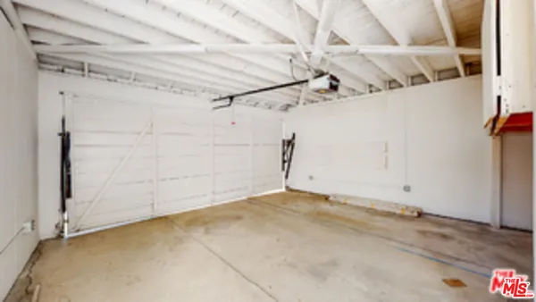 $3,500 | 2059 West 83rd Street, Los Angeles, CA 90047