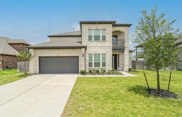 $650,000 | 13915 Foyt Drive, Mont Belvieu, TX 77523