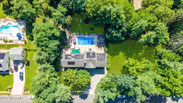 $1,100,000 | 4 Crestview Court, Farmingdale, NJ 07727