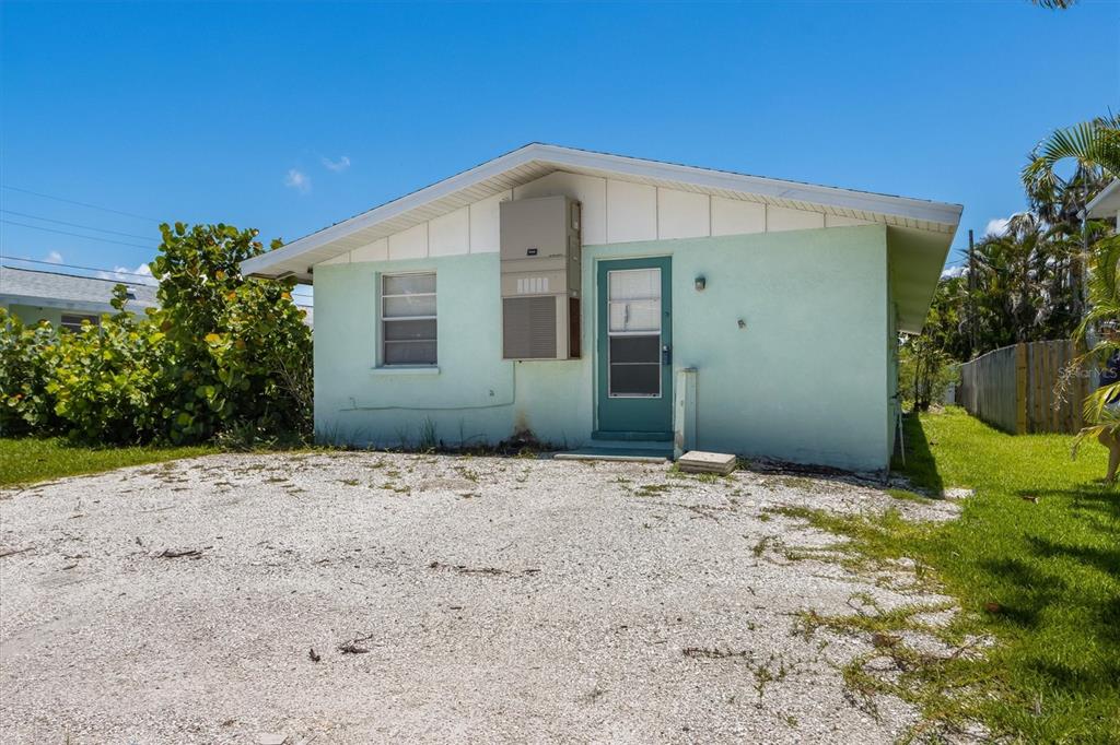 411 Alamanda Road Anna Maria, FL 34216 - Photo 5 of 41