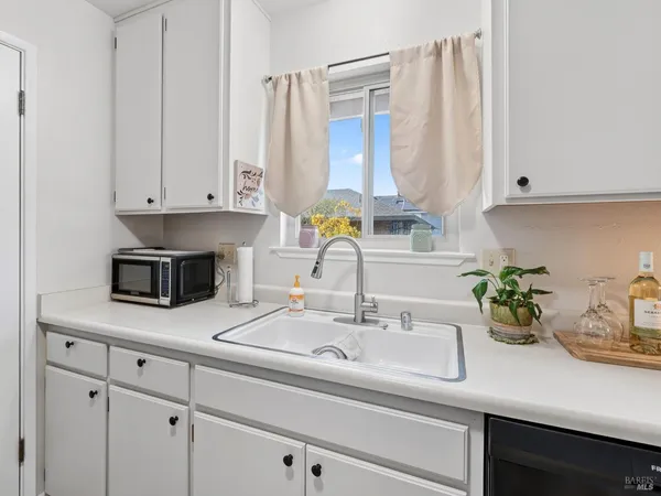 $414,999 | 836 West Spain Street, Unit 6, Sonoma, CA 95476