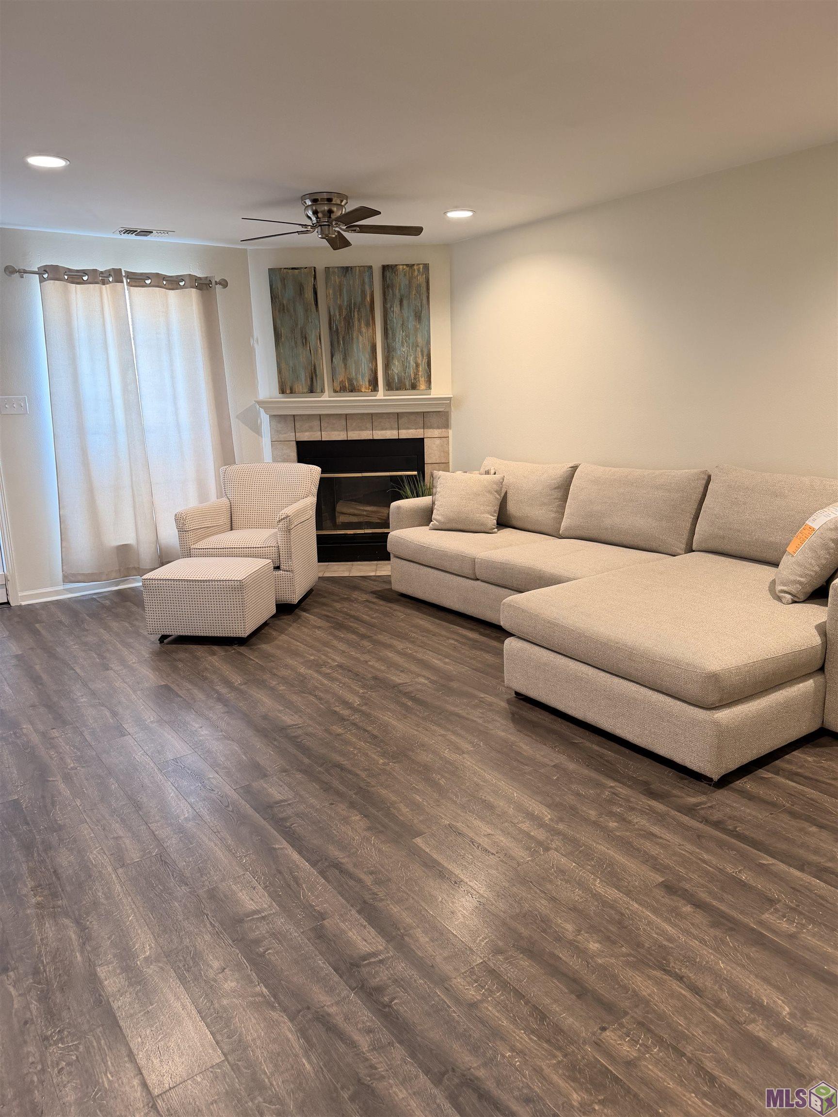 24 Higgins Court Baton Rouge, LA 70808 - Photo 3 of 9