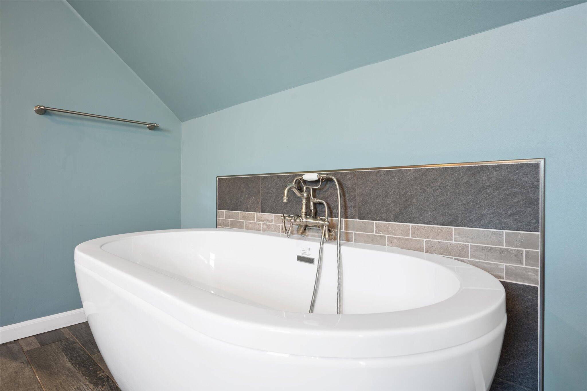 130 Miller Road Hampden, ME 04444 - Photo 36 of 60 Primary Bathroom