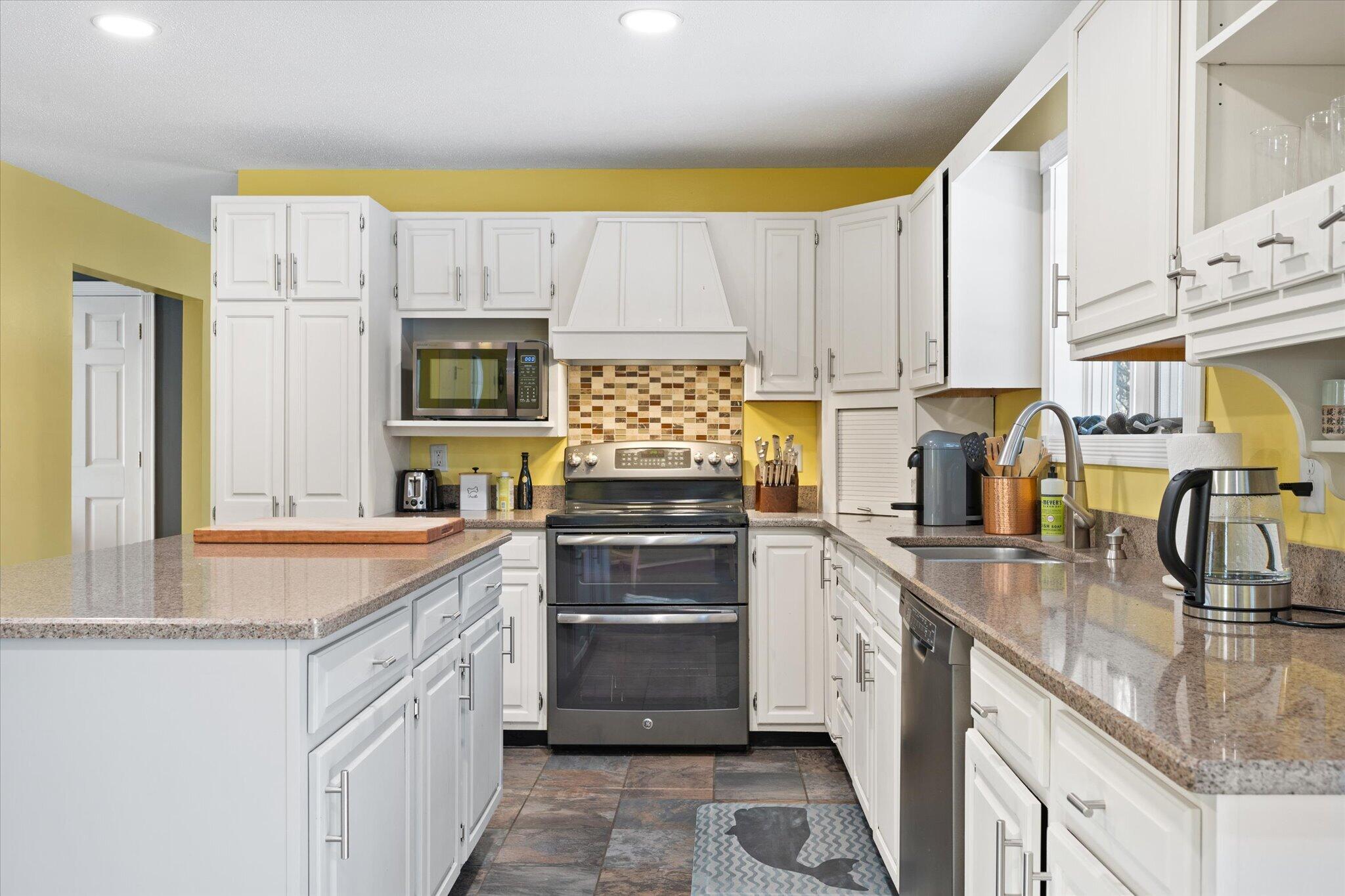 130 Miller Road Hampden, ME 04444 - Photo 4 of 60 Kitchen