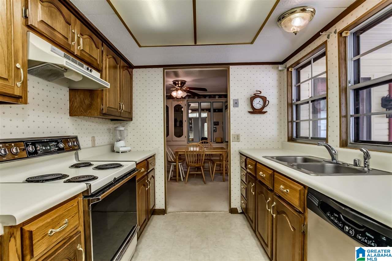 17112 Searcy Road Northport, AL 35475 - Photo 10 of 40