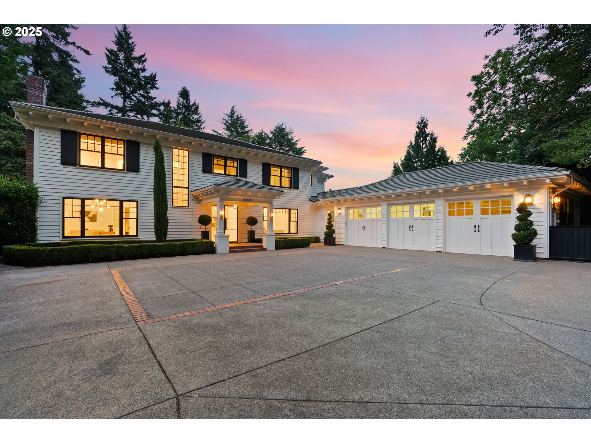 1819 South Radcliffe Road Portland, OR 97219 - Photo 1 of 48 a view of a house with entertaining space