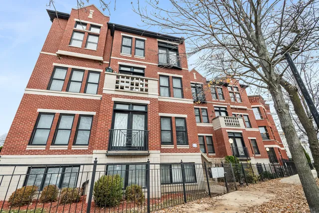 $3,000 | 3986 South Drexel Boulevard, Unit 3N, Chicago, IL 60653