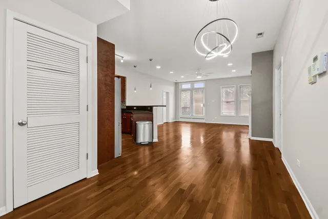 $3,000 | 3986 South Drexel Boulevard, Unit 3N, Chicago, IL 60653