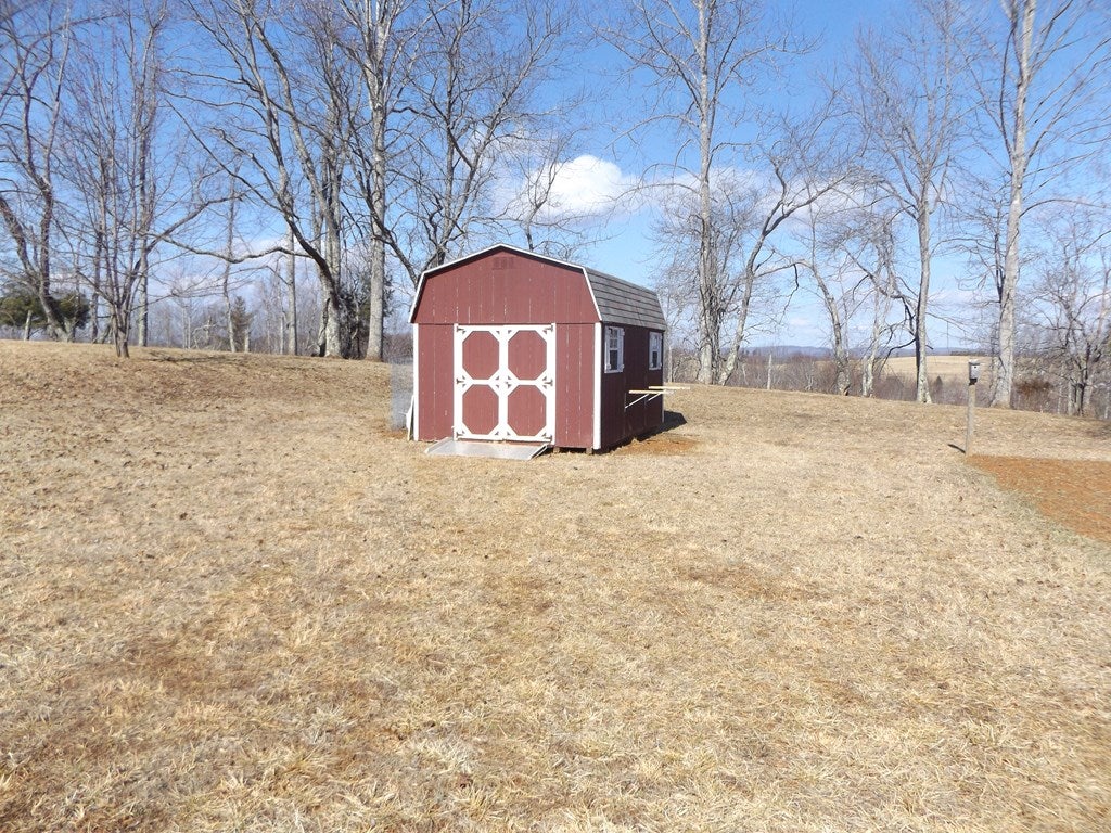1381 Hebron Road Galax, VA 24333 - Photo 33 of 38 Gallery Image 33