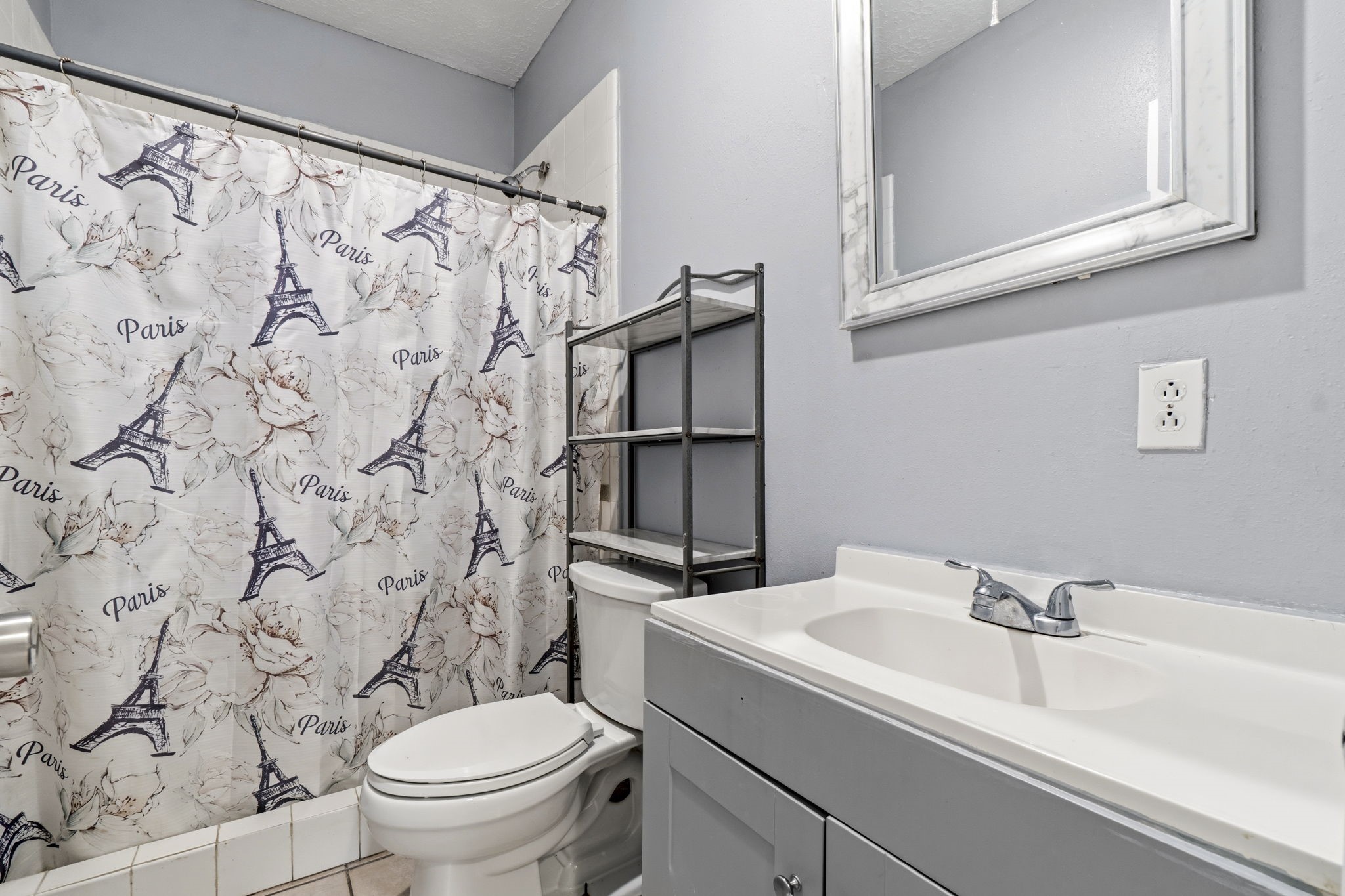 191 Burch Road Shepherd, TX 77371 - Photo 23 of 27 Full hall bathroom