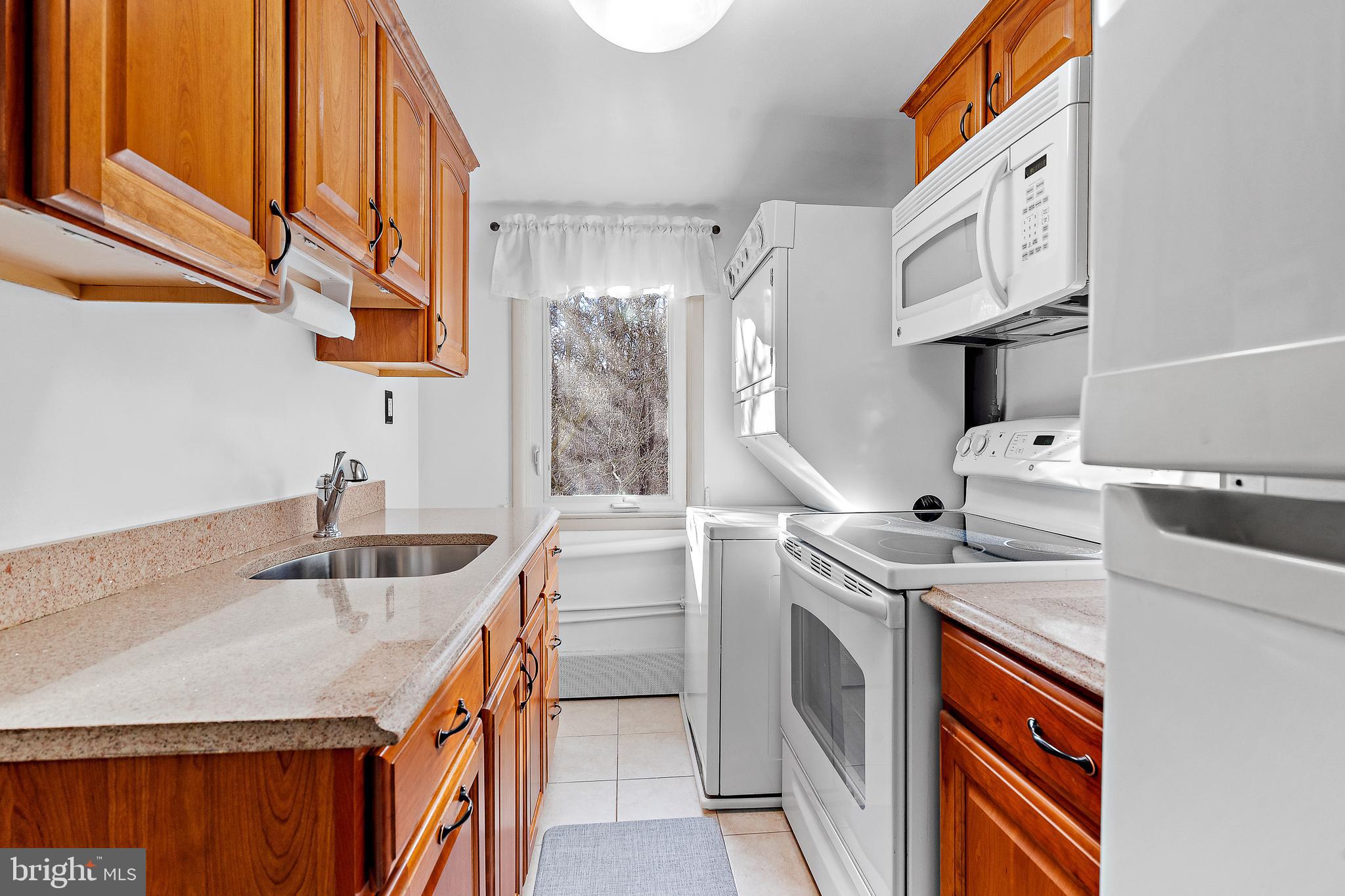 2900 Ridge Road Windsor Mill, MD 21244 - Photo 23 of 37 Apartment kitchen