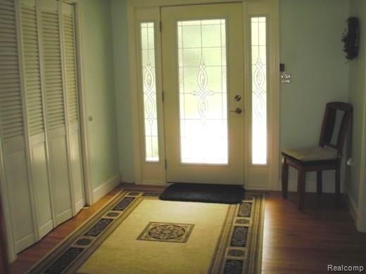 5885 Thomas Road Oxford, MI 48371 - Photo 7 of 25 Welcome Home! Hardwood Foyer!.jpg