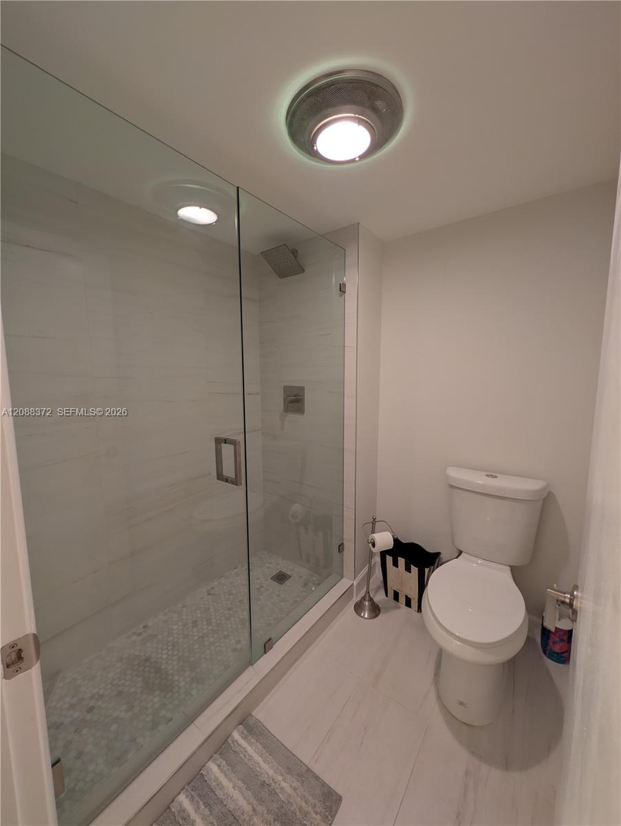 8460 Casa Del Lago, Unit H Boca Raton, FL 33433 - Photo 11 of 17 Master Bathroom