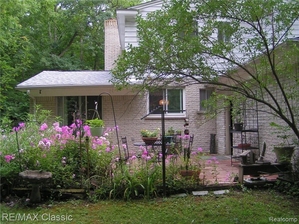 9890 Reese Road Clarkston, MI 48348 - Photo 4 of 22 PICT1100.JPG