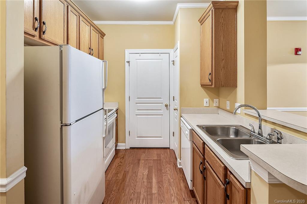 18605 Ruffner Drive, Unit 3B Cornelius, NC 28031 - Photo 8 of 37