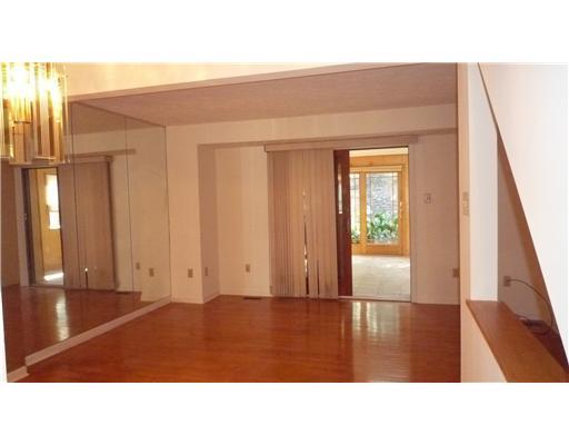 2301 Old Greentree Road Carnegie, PA 15106 - Photo 2 of 17 Living Room.
