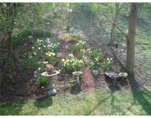2301 Old Greentree Road Carnegie, PA 15106 - Photo 10 of 17 View.
