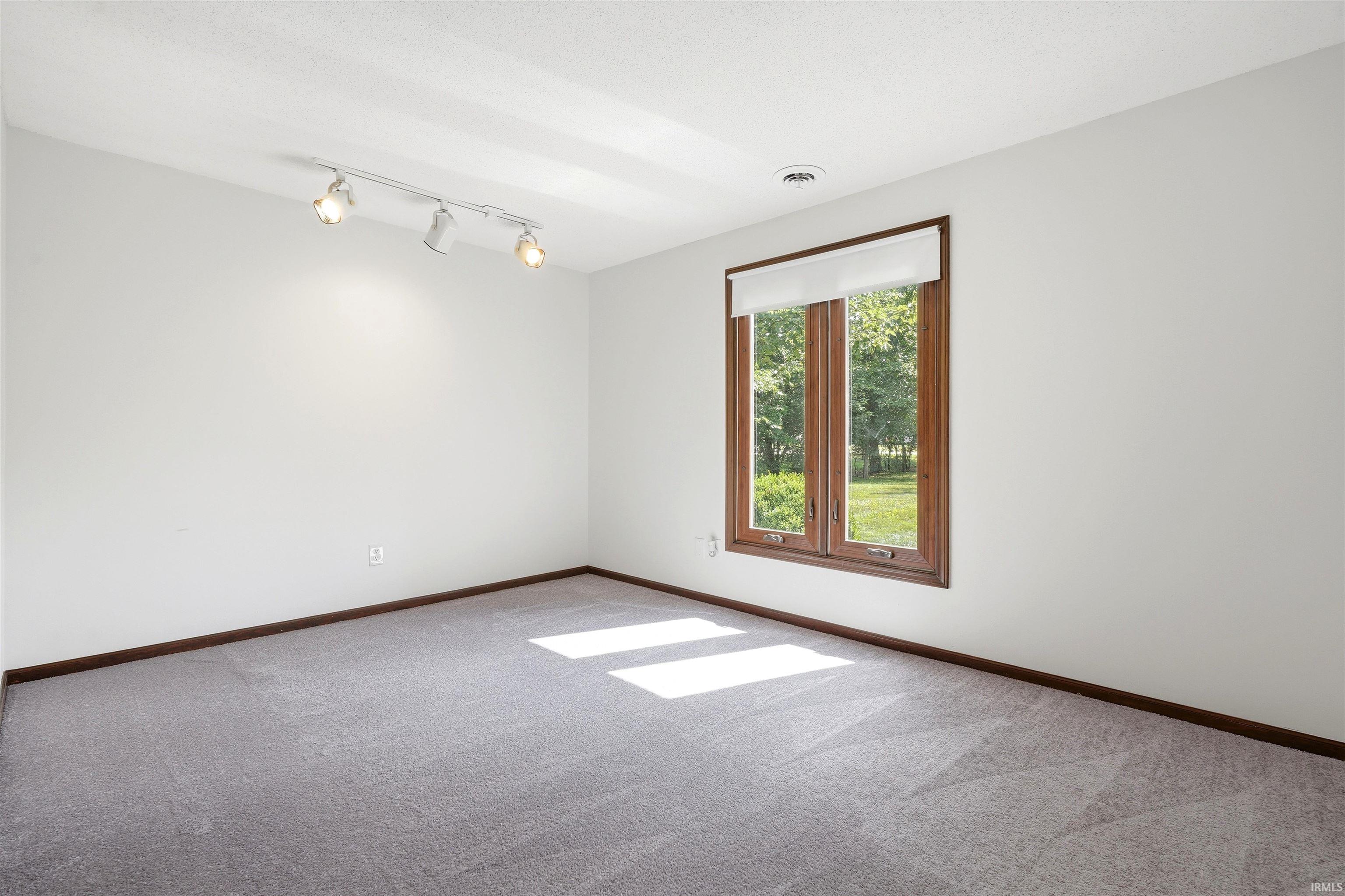 7019 Hazelett Road Fort Wayne, IN 46835 - Photo 22 of 36