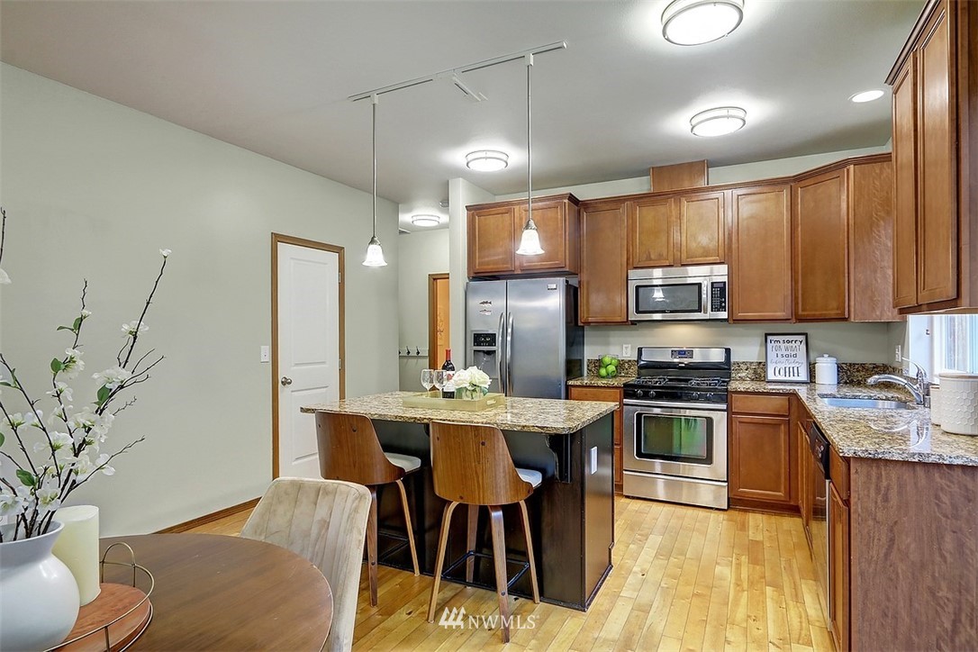 9430 Northeast 173rd Place Bothell, WA 98011 - Photo 14 of 32