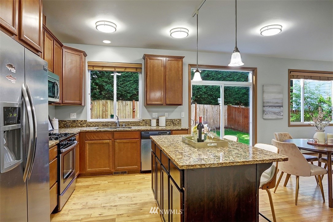 9430 Northeast 173rd Place Bothell, WA 98011 - Photo 15 of 32