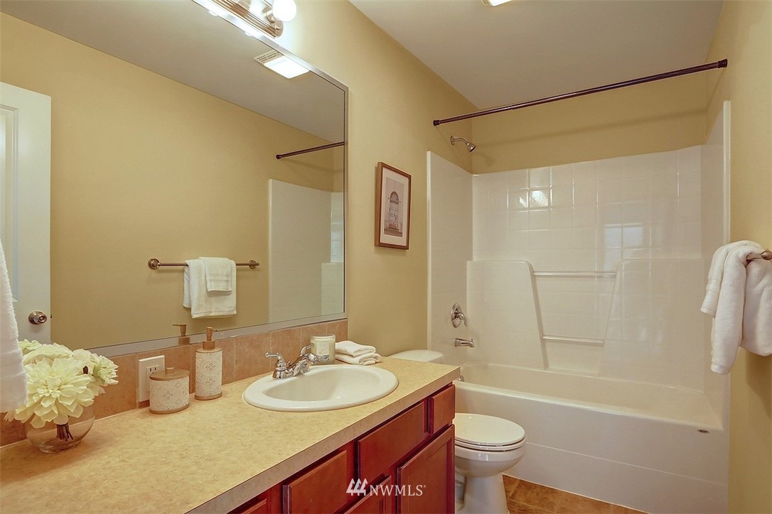 9430 Northeast 173rd Place Bothell, WA 98011 - Photo 26 of 32