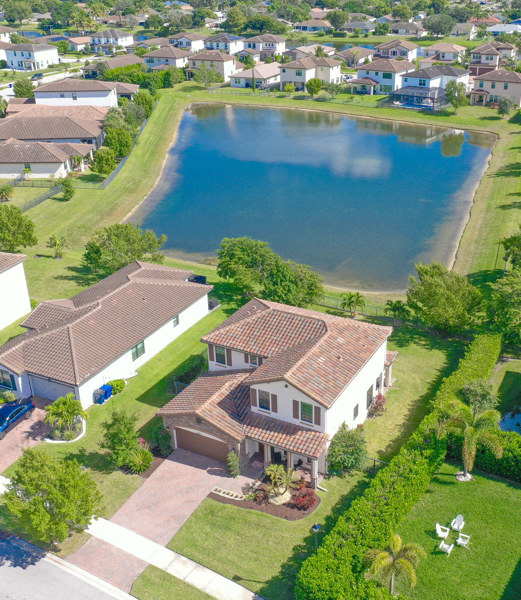 3502 Bauer Road Royal Palm Beach, FL 33411 - Photo 12 of 80 Privacy Hedge Along Side