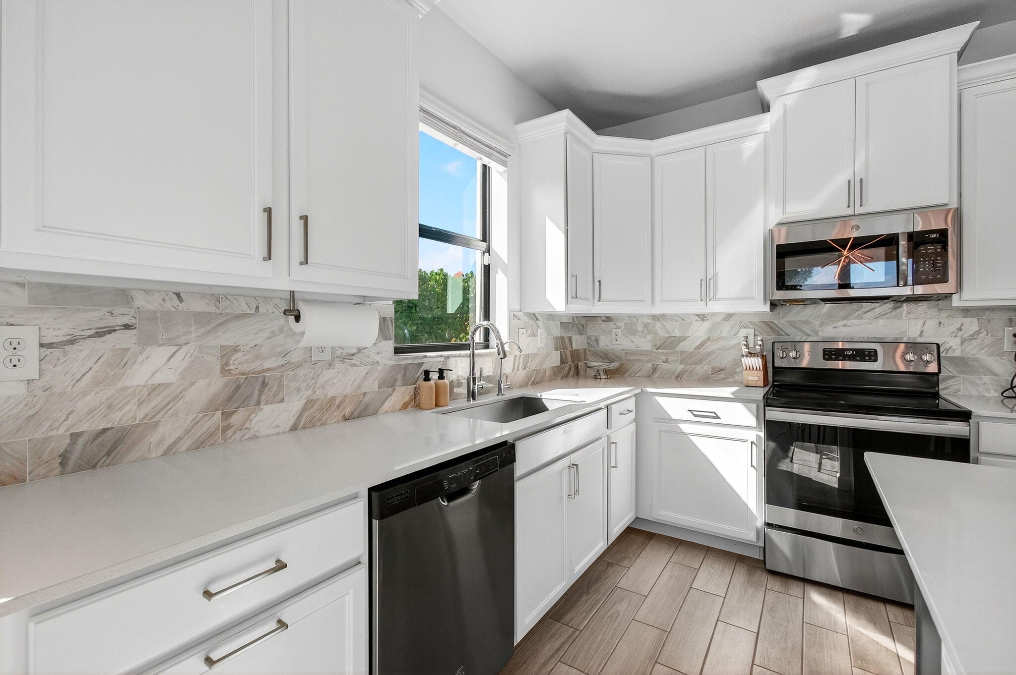 3502 Bauer Road Royal Palm Beach, FL 33411 - Photo 26 of 80 White Shaker Cabinets