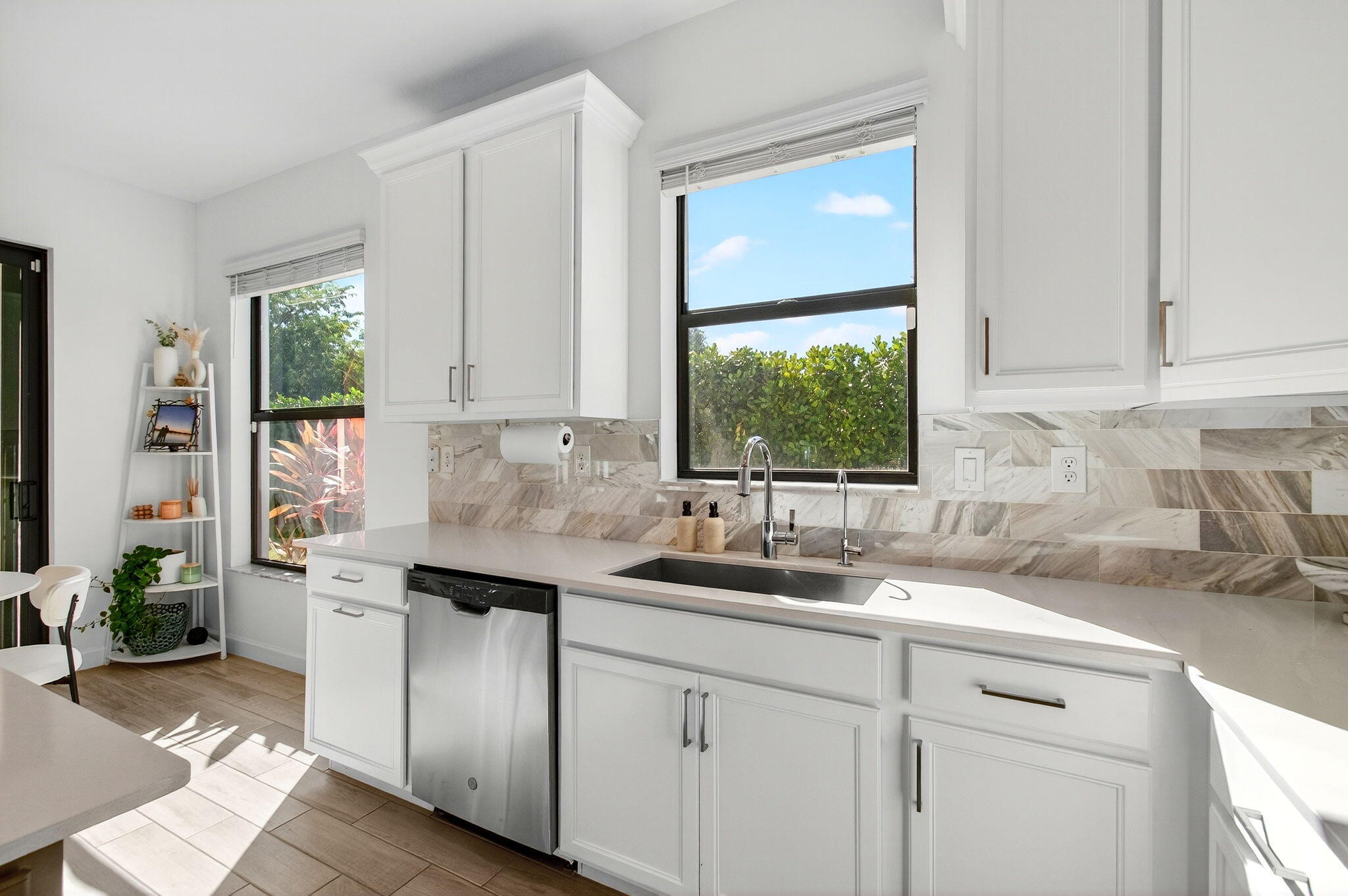 3502 Bauer Road Royal Palm Beach, FL 33411 - Photo 29 of 80 Quartz Counters