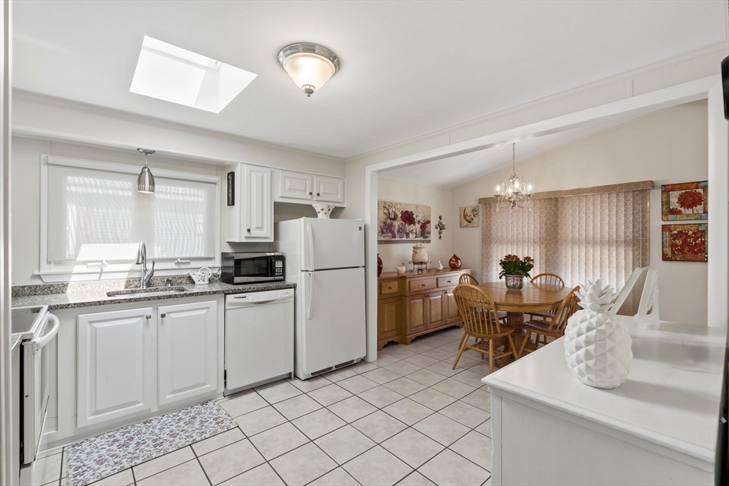 3 Queens Road, Unit 211 Attleboro, MA 02703 - Photo 8 of 42