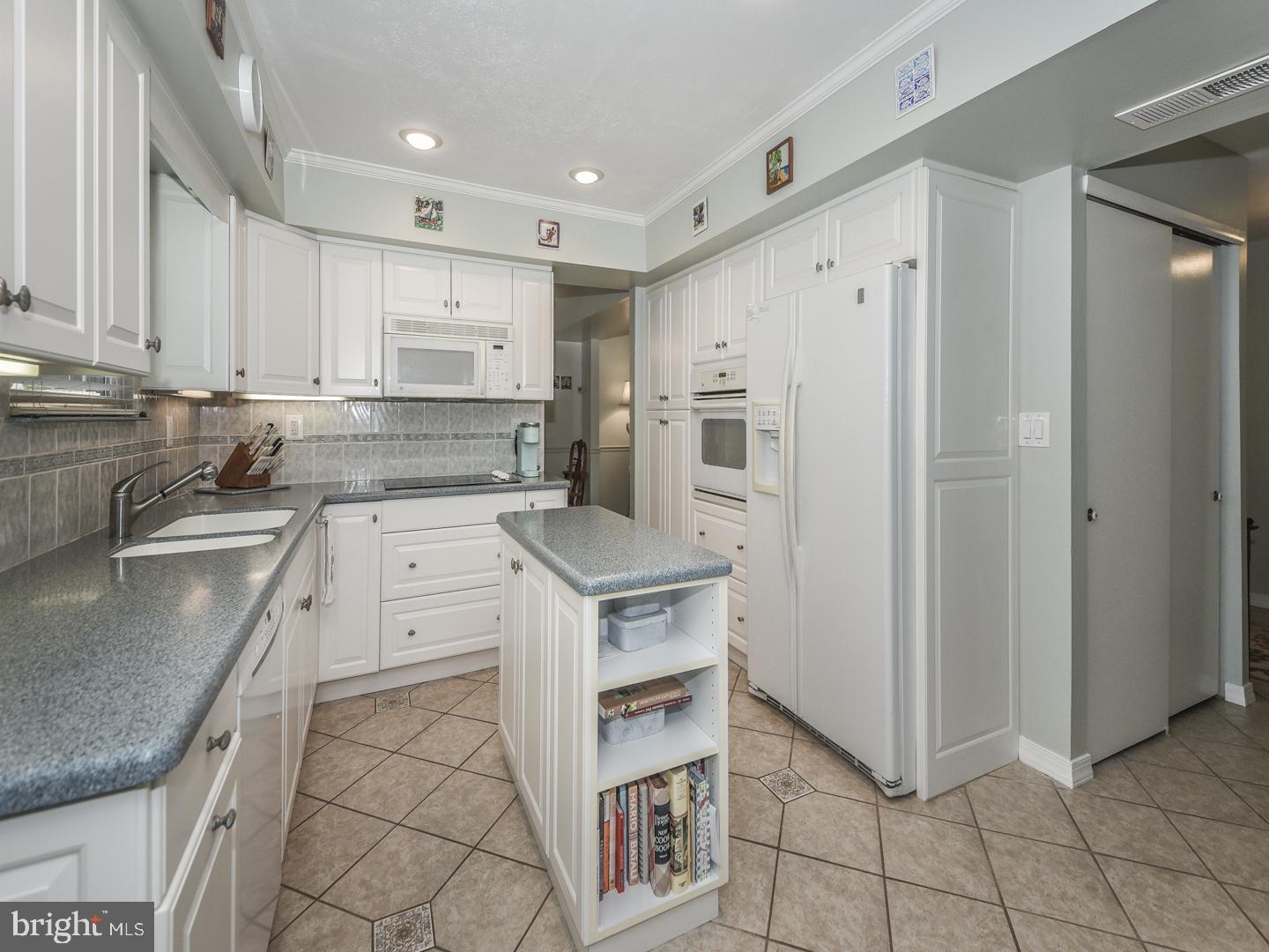 245 Aspen Road Yardley, PA 19067 - Photo 8 of 30 Gallery Image 8