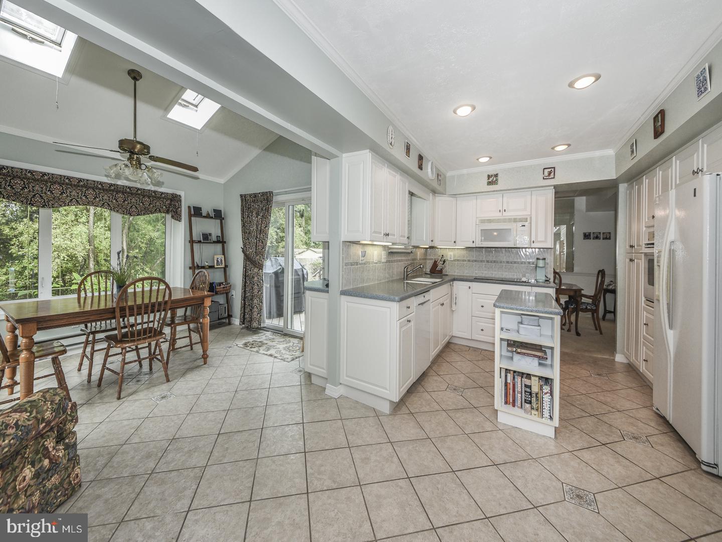245 Aspen Road Yardley, PA 19067 - Photo 10 of 30 Gallery Image 10