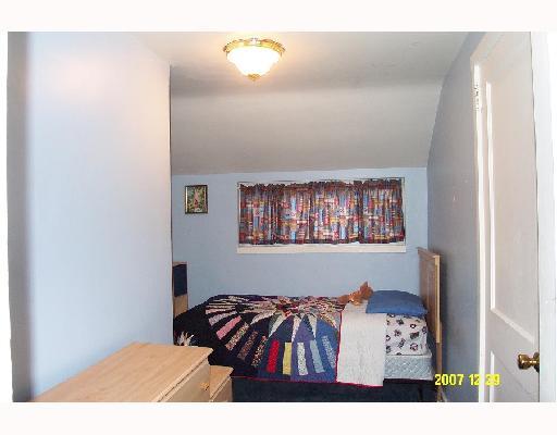 206 Houston Road Pittsburgh, PA 15237 - Photo 7 of 8 Master Bedroom.