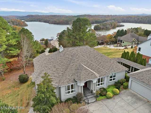 $999,900 | 130 Pointe Summit Drive, Greenback, TN 37742