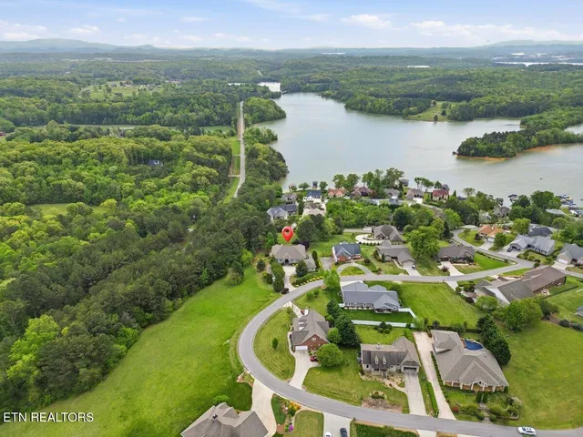 $999,900 | 130 Pointe Summit Drive, Greenback, TN 37742