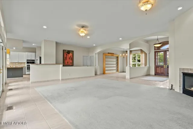 $999,900 | 130 Pointe Summit Drive, Greenback, TN 37742