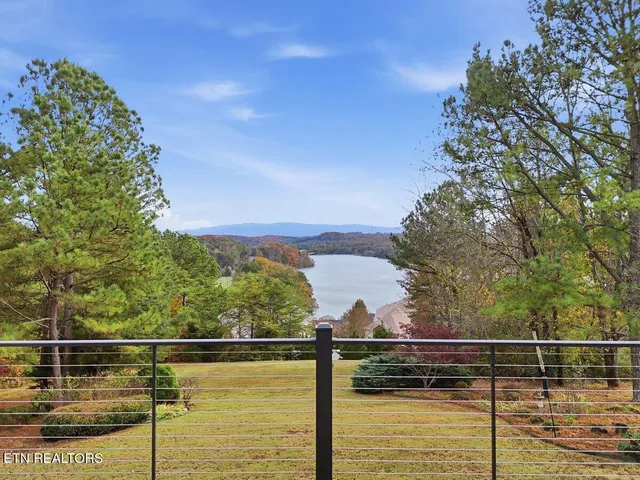 $999,900 | 130 Pointe Summit Drive, Greenback, TN 37742