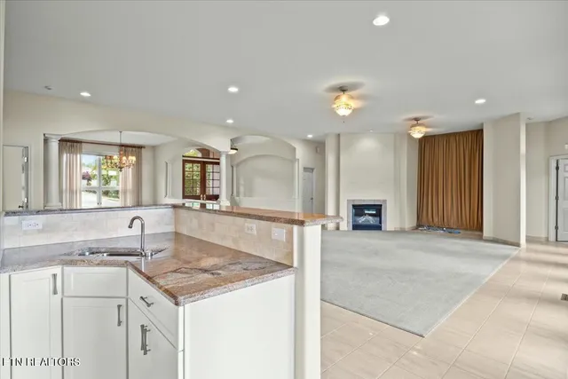 $999,900 | 130 Pointe Summit Drive, Greenback, TN 37742