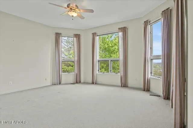 $999,900 | 130 Pointe Summit Drive, Greenback, TN 37742