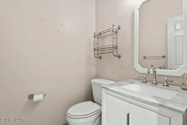 $999,900 | 130 Pointe Summit Drive, Greenback, TN 37742