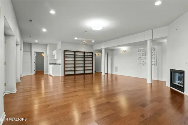 $999,900 | 130 Pointe Summit Drive, Greenback, TN 37742