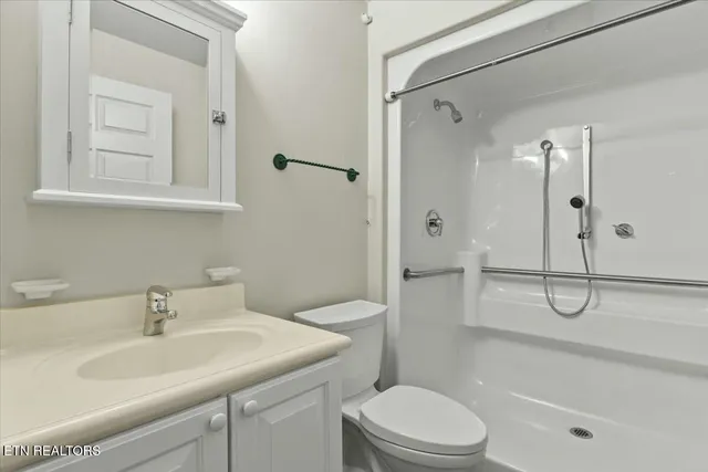 $999,900 | 130 Pointe Summit Drive, Greenback, TN 37742