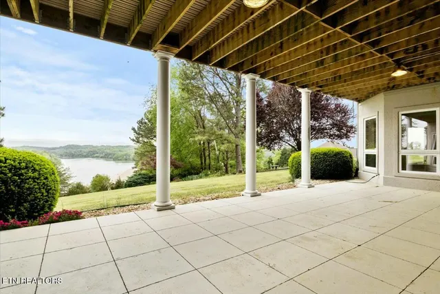 $999,900 | 130 Pointe Summit Drive, Greenback, TN 37742