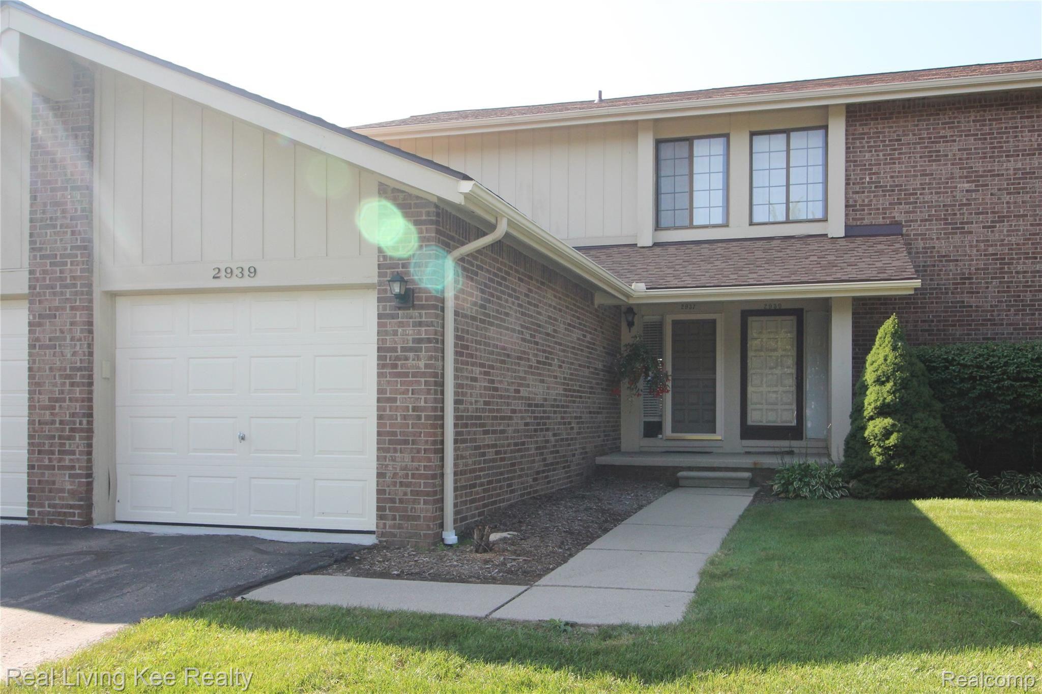 2939 Meadowbrook Drive Rochester, MI 48309 - Photo 1 of 29 IMG_6564.jpg