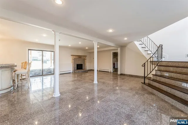 $6,000 | 562 Franklin Avenue, Franklin Lakes, NJ 07417