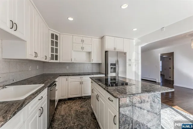 $6,000 | 562 Franklin Avenue, Franklin Lakes, NJ 07417