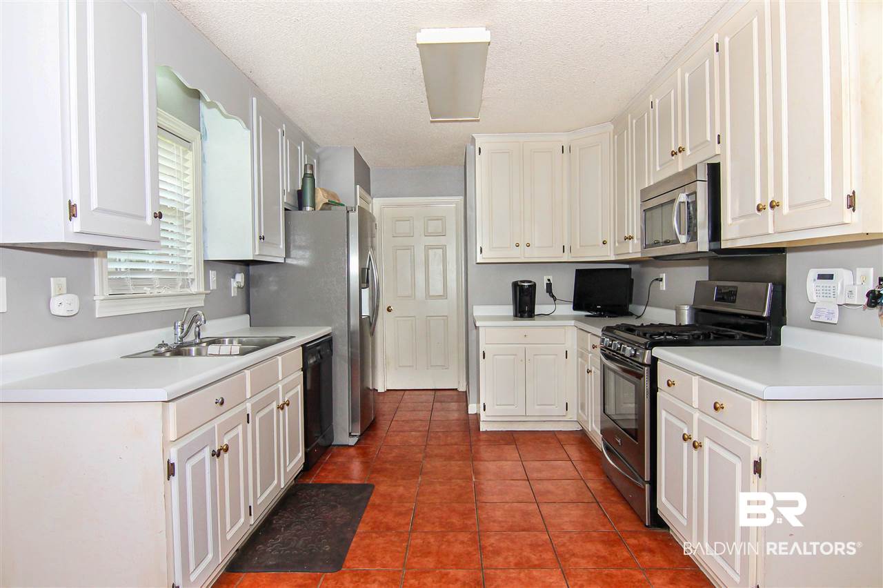 10054 Old Pascagoula Road Theodore, AL 36582 - Photo 8 of 18