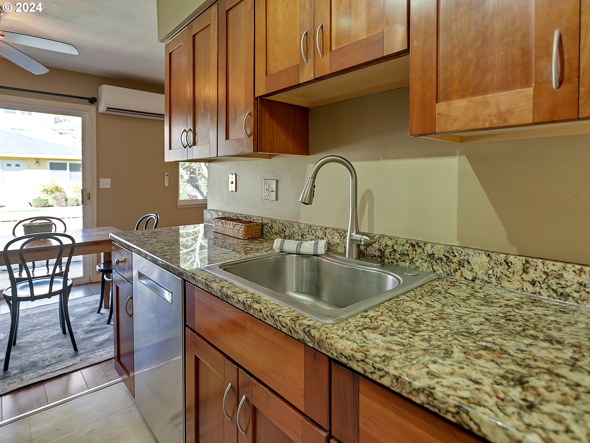 2531 Southwest Spring Garden Street, Unit 16 Portland, OR 97219 - Photo 12 of 36 Gallery Image 12