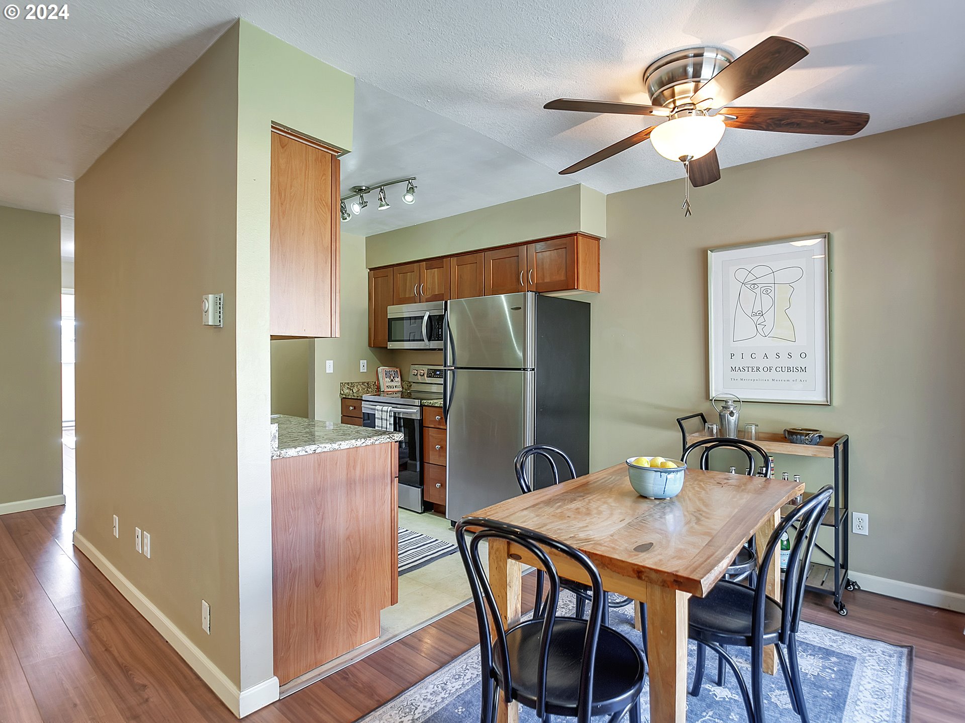 2531 Southwest Spring Garden Street, Unit 16 Portland, OR 97219 - Photo 16 of 36 Gallery Image 16