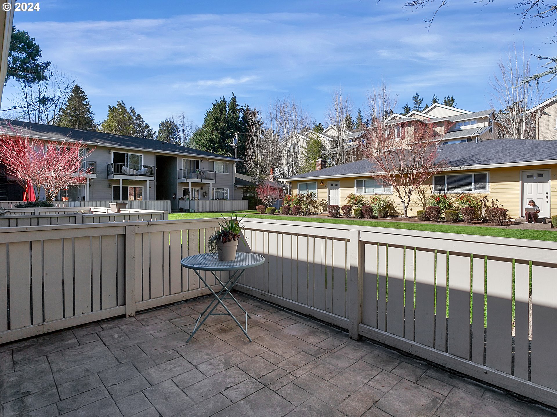 2531 Southwest Spring Garden Street, Unit 16 Portland, OR 97219 - Photo 26 of 36 Gallery Image 26